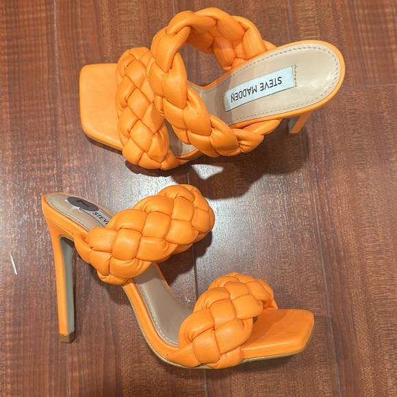 Steve Madden orange Heels - NEVER WORN - Picture 2 of 4